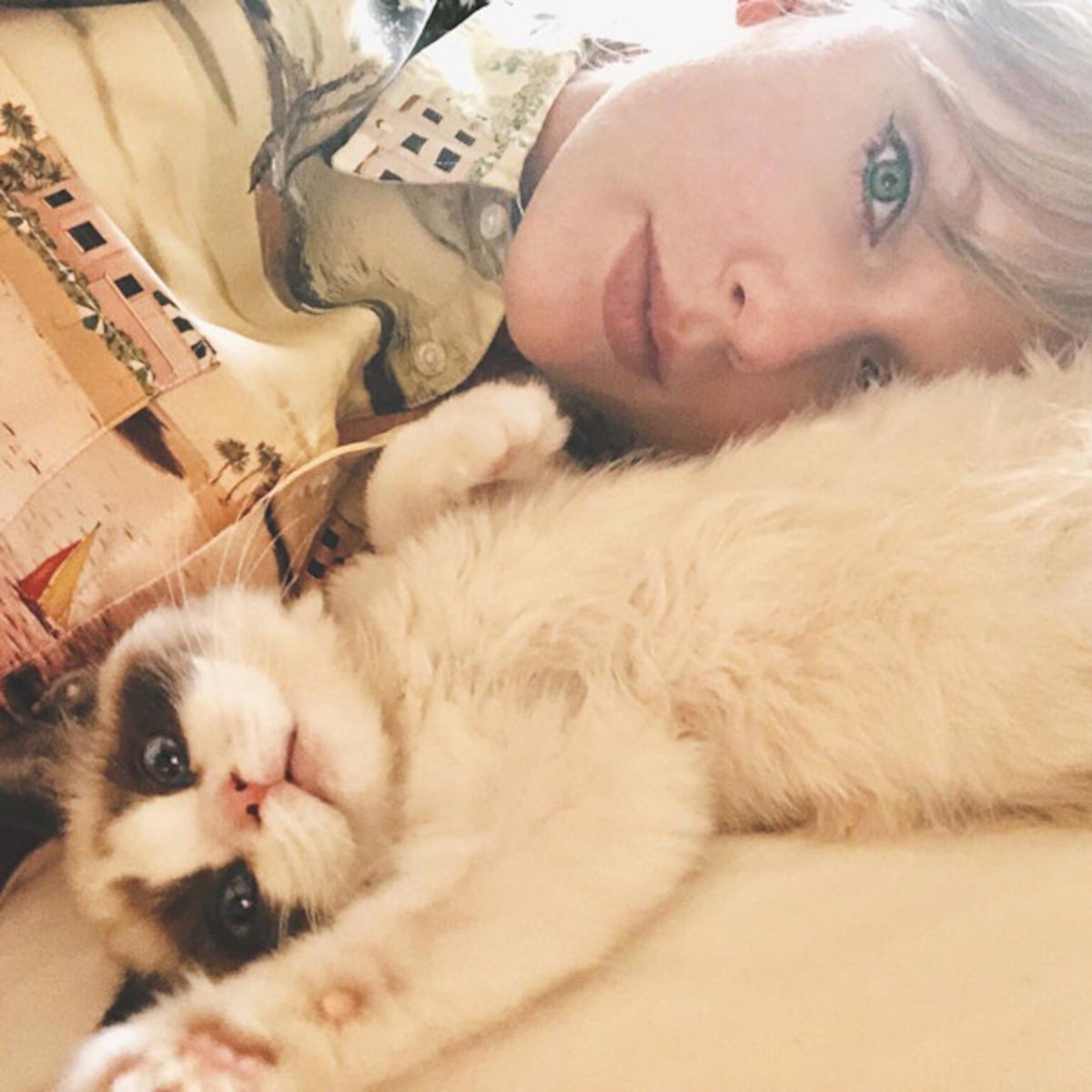 Who Takes Care of Taylor Swift'S Cats